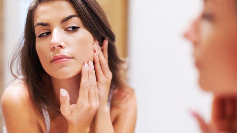 10 Skin Care Habits That Can Worsen Acne